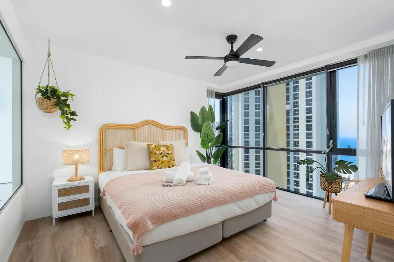 Circle On Cavill 2, 3, 4 & 5 Bedroom Skyhomes & Sub Penthouses By Gold Coast Holidays 0*,