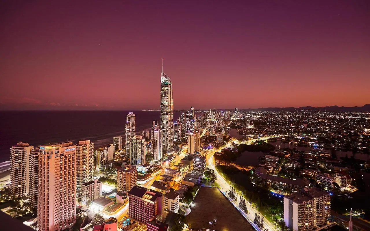 Circle On Cavill 2, 3, 4 & 5 Bedroom Skyhomes & Sub Penthouses By Gold Coast Holidays