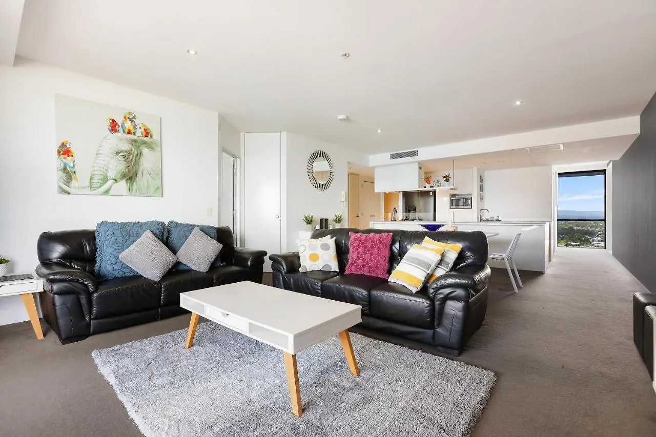 Circle On Cavill 2, 3, 4 & 5 Bedroom Skyhomes & Sub Penthouses By Gold Coast Holidays 0*,  Ausztrália