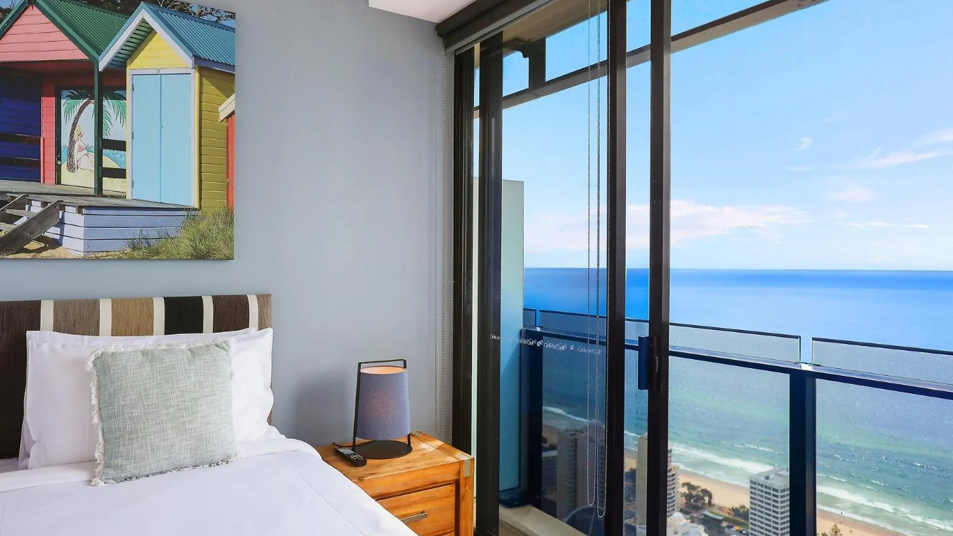 Circle On Cavill 2, 3, 4 & 5 Bedroom Skyhomes & Sub Penthouses By Gold Coast Holidays