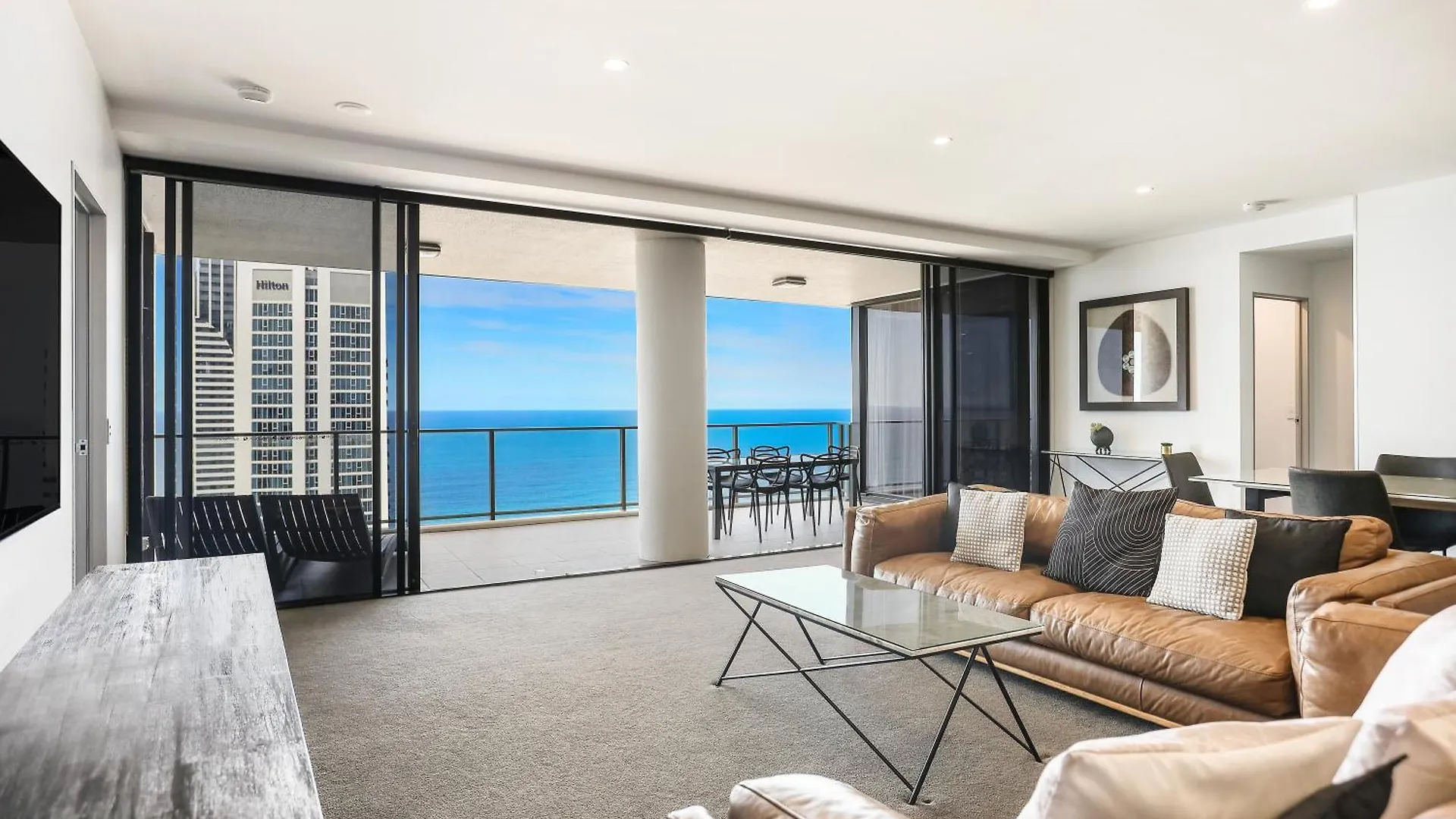 Circle On Cavill 2, 3, 4 & 5 Bedroom Skyhomes & Sub Penthouses By Gold Coast Holidays Apartman