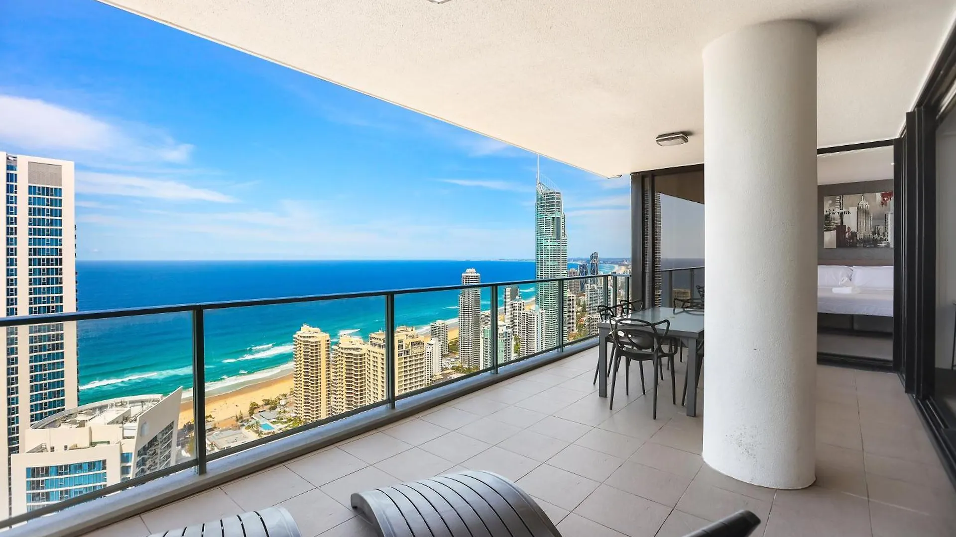 Circle On Cavill 2, 3, 4 & 5 Bedroom Skyhomes & Sub Penthouses By Gold Coast Holidays Apartman