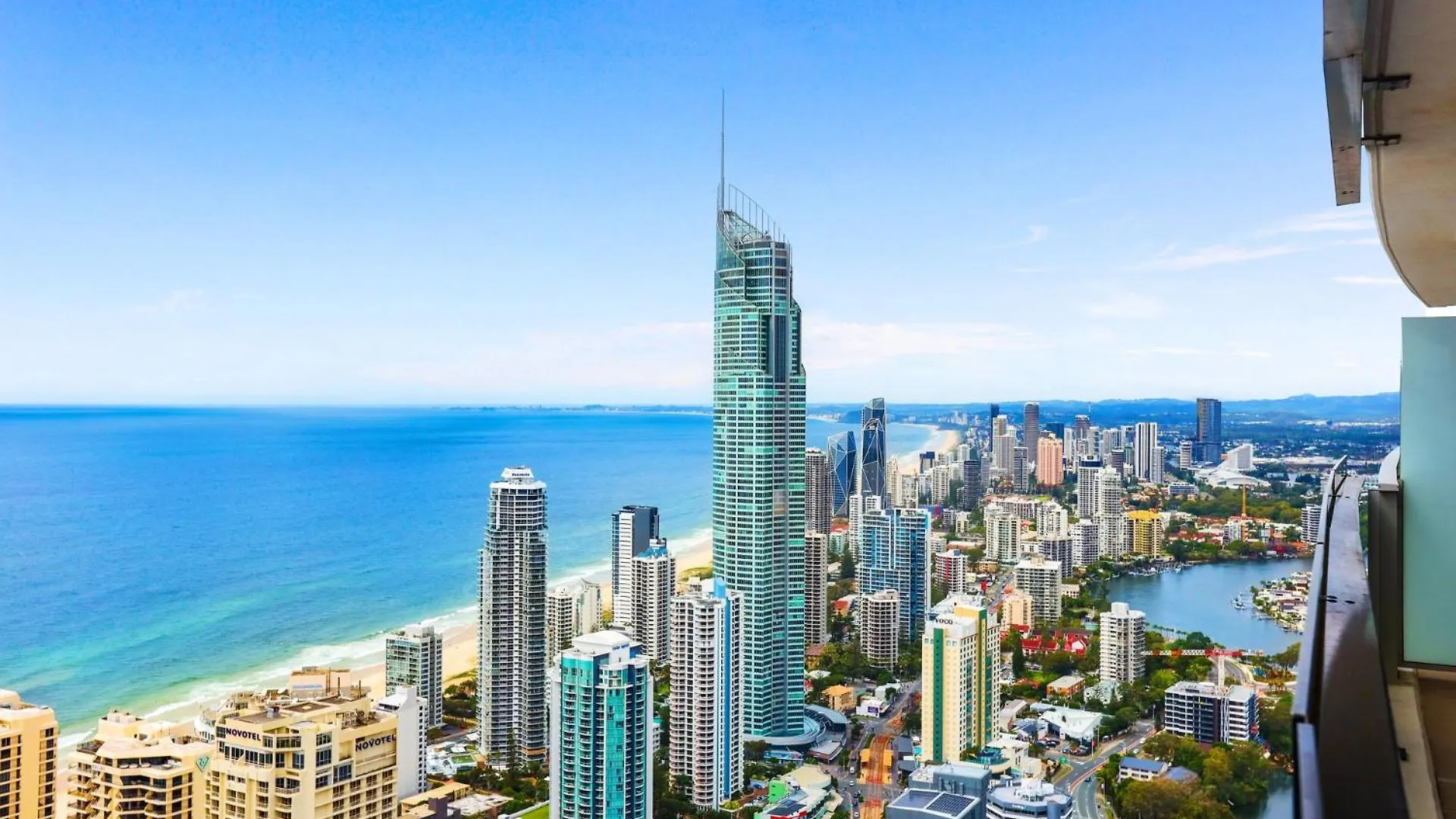 Circle On Cavill 2, 3, 4 & 5 Bedroom Skyhomes & Sub Penthouses By Gold Coast Holidays