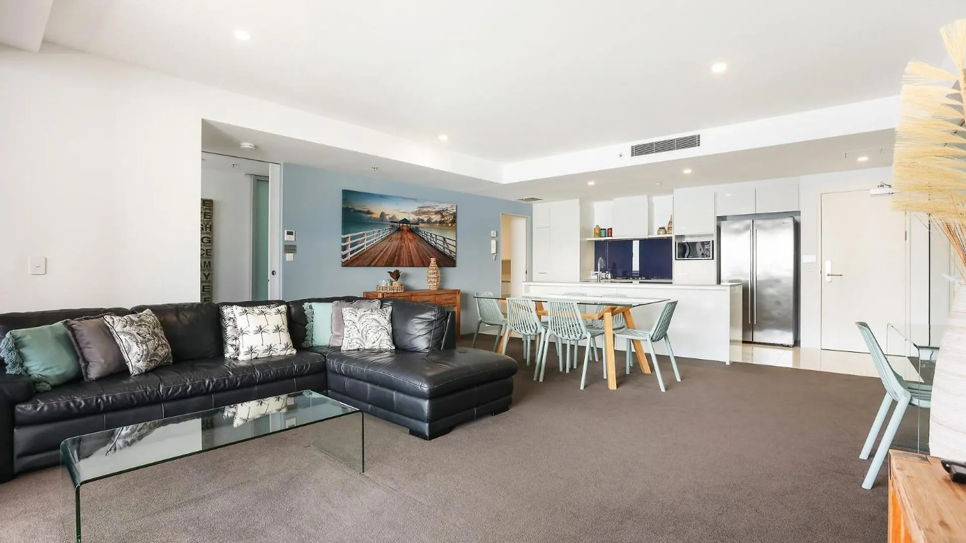 Circle On Cavill 2, 3, 4 & 5 Bedroom Skyhomes & Sub Penthouses By Gold Coast Holidays 0*,  Ausztrália