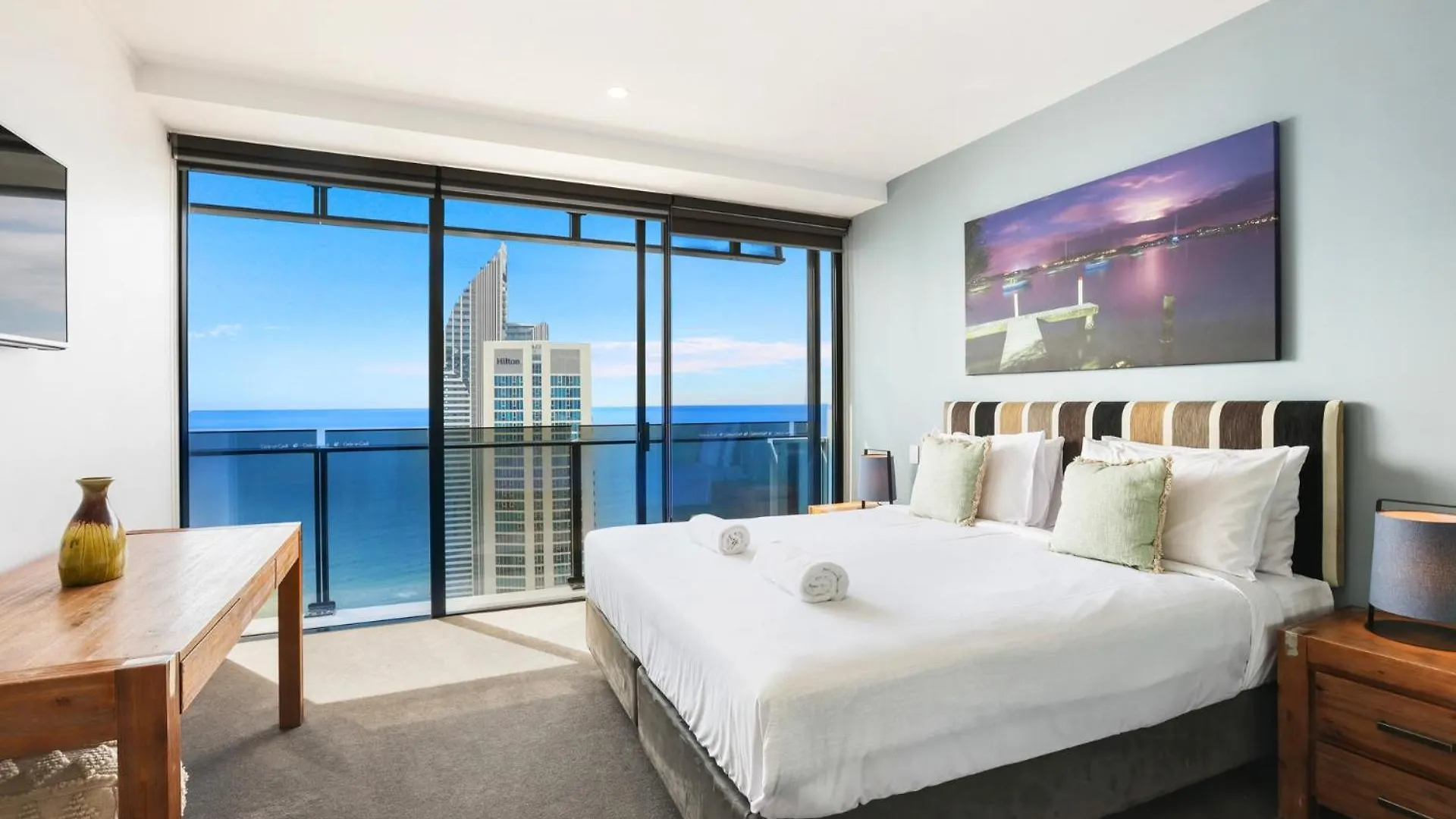 Circle On Cavill 2, 3, 4 & 5 Bedroom Skyhomes & Sub Penthouses By Gold Coast Holidays 0*,  Ausztrália