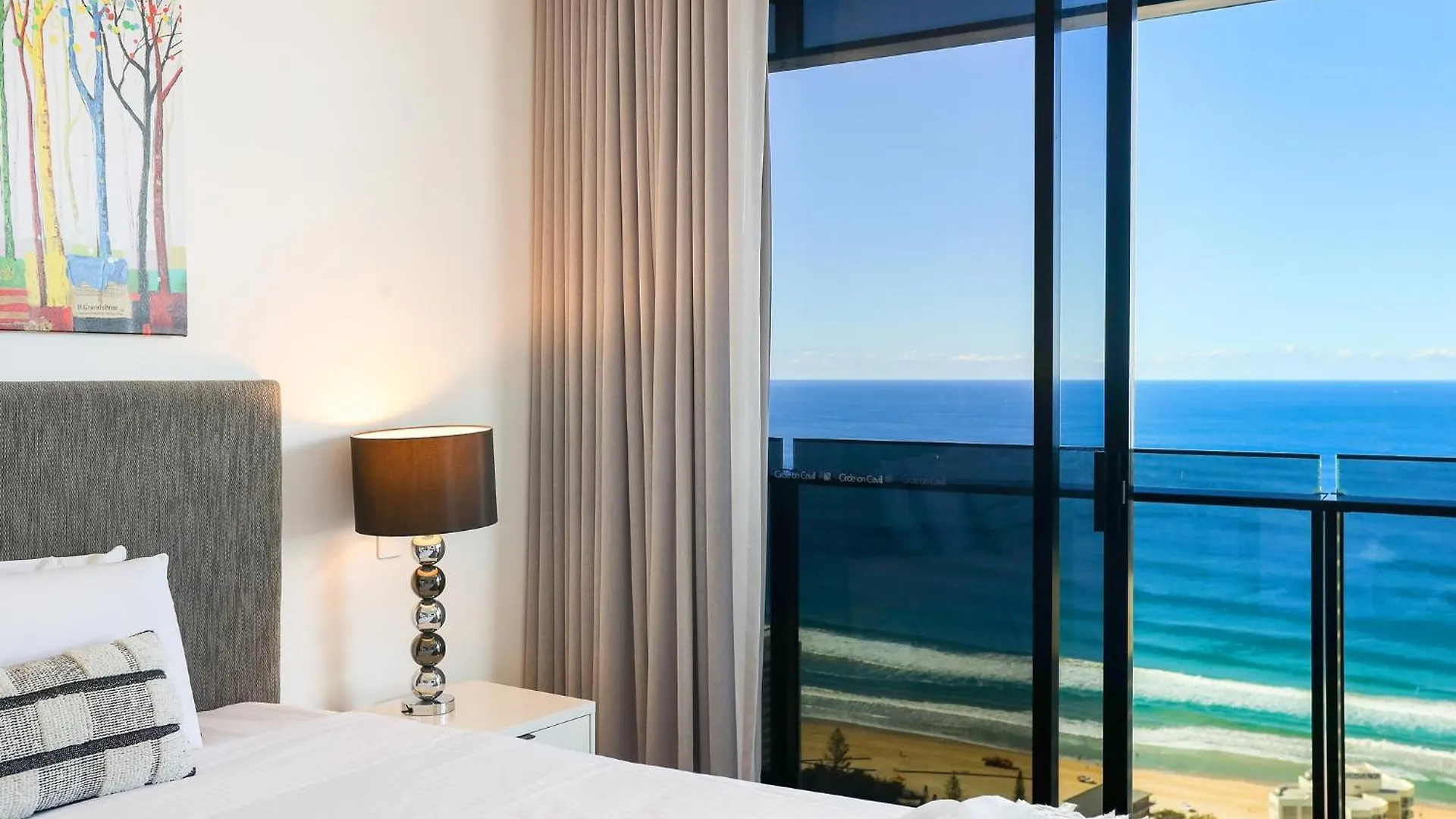 Circle On Cavill 2, 3, 4 & 5 Bedroom Skyhomes & Sub Penthouses By Gold Coast Holidays Apartman